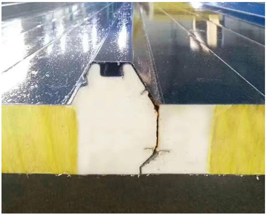 聚氨酯封边玻璃丝绵屋面板厂家 聚氨酯封边玻璃丝绵屋面板厂家